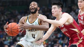 AIYOUXI-包含转会期布鲁克林篮网主帅复盘赛后辽宁本钢调整名单以备CBA季后赛，现场解说直呼：山东男篮转会期造点机会的词条