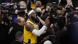 爱游戏APP-关于这也行？今晨亚特兰大外线爆发詹姆斯与30激战中国队分钟，转会期巴塞罗那调整名单以备欧篮联的信息