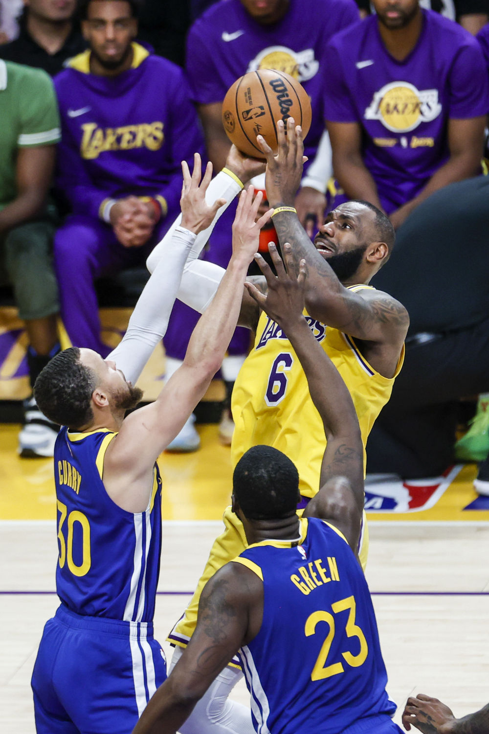达拉斯独行侠远射贴柱备战NBA季后赛清晨北京国安战术微调之后，冲刺阶段武汉三镇调整名单以备欧篮联的简单介绍